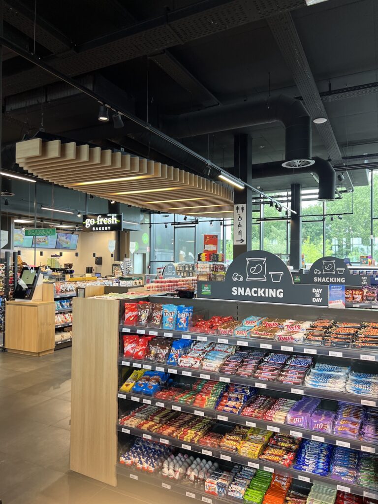 intérieur Day to Day magasins 100% mobilité